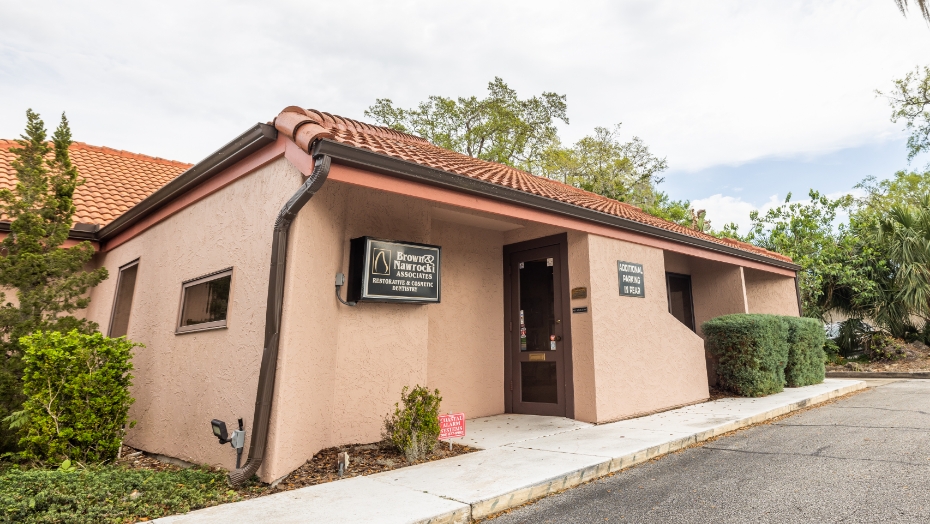 Exterior of Brown and Nawrocki Restorative and Cosmetic Dentistry office building